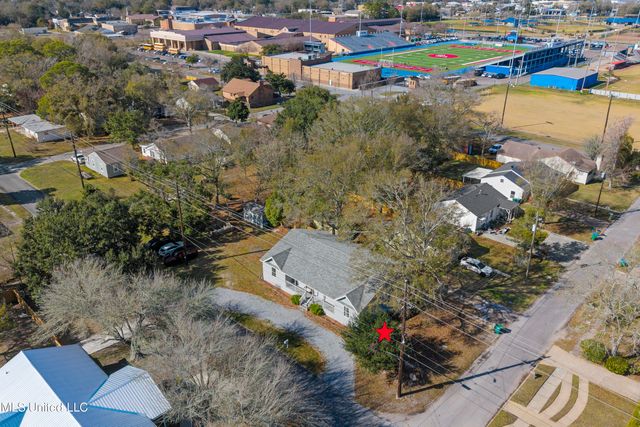 1909 Polk Avenue, Pascagoula, MS 39567