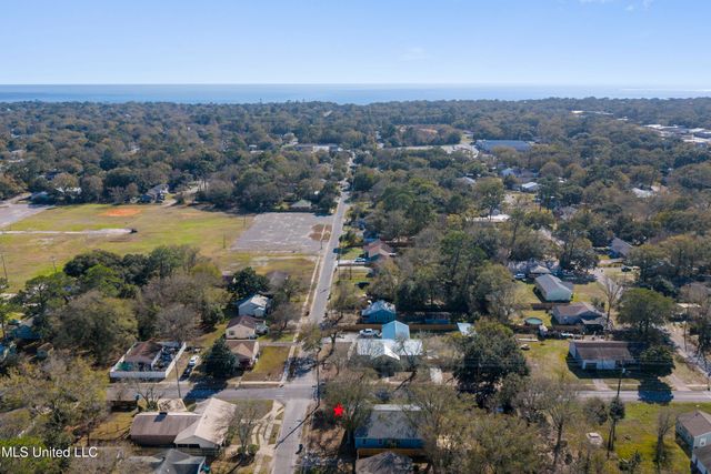 1909 Polk Avenue, Pascagoula, MS 39567