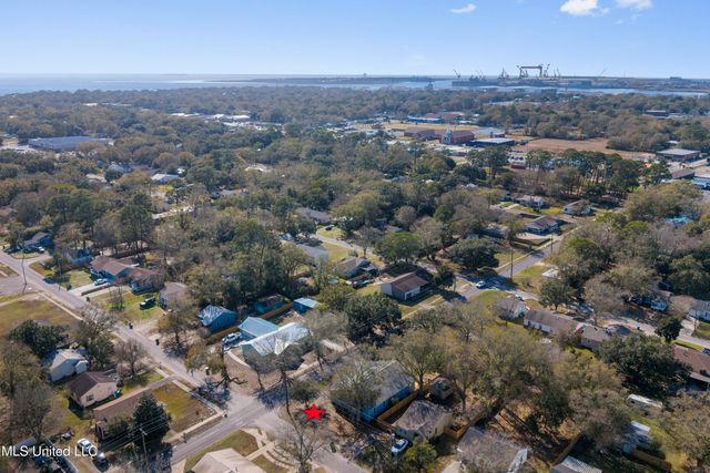 1909 Polk Avenue, Pascagoula, MS 39567