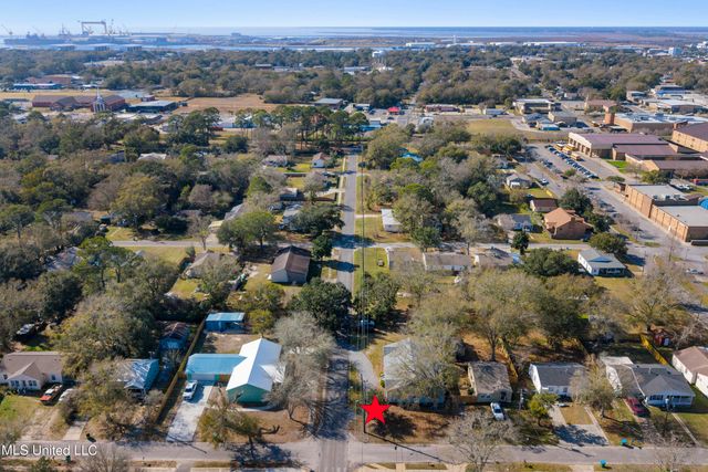 1909 Polk Avenue, Pascagoula, MS 39567