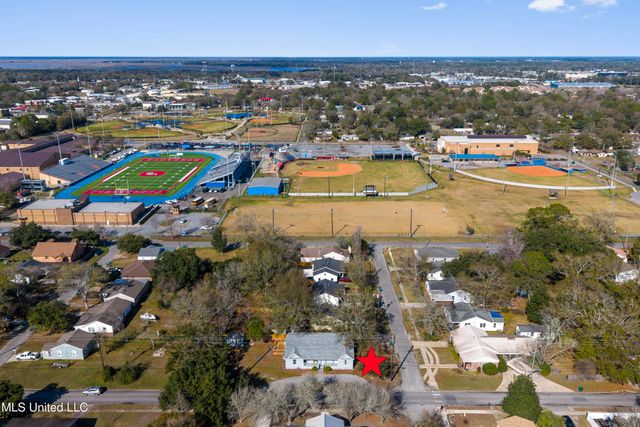 1909 Polk Avenue, Pascagoula, MS 39567