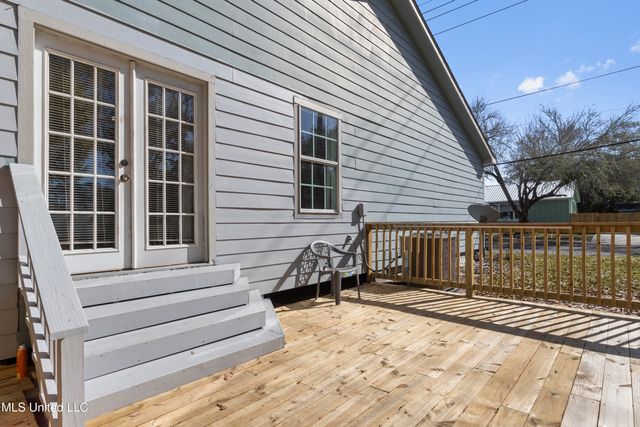 1909 Polk Avenue, Pascagoula, MS 39567