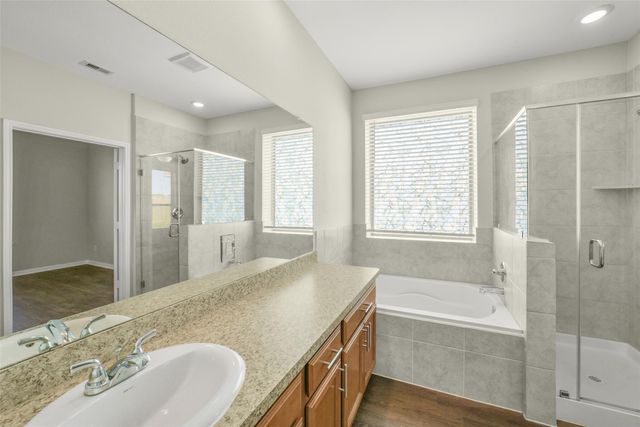 1127 Brahma Circle, East Bernard, TX 77435