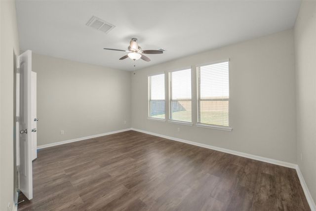 1127 Brahma Circle, East Bernard, TX 77435