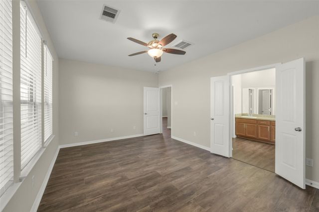 1127 Brahma Circle, East Bernard, TX 77435