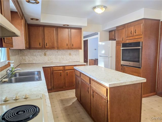 5386 Mud Mill Road, Clay, NY 13029