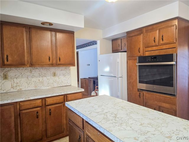 5386 Mud Mill Road, Clay, NY 13029