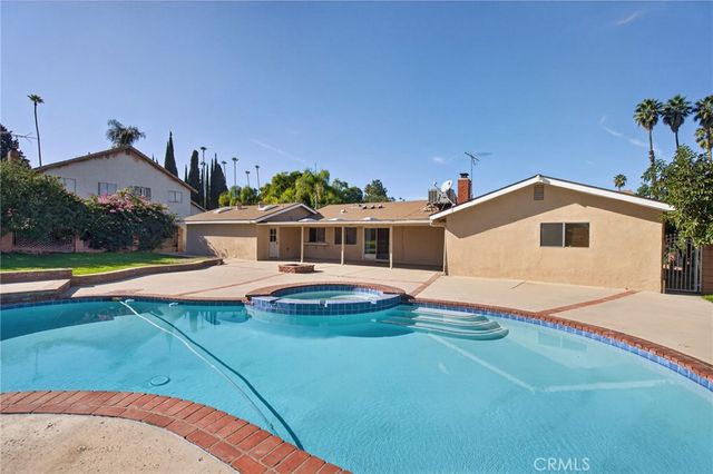 2843 James Street, Corona, CA 92881