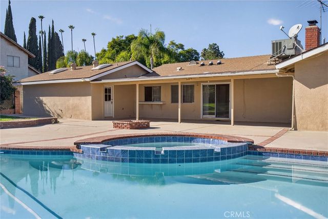 2843 James Street, Corona, CA 92881