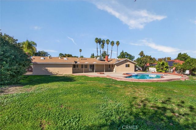 2843 James Street, Corona, CA 92881