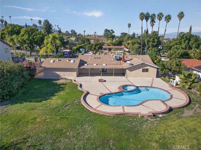2843 James Street, Corona, CA 92881