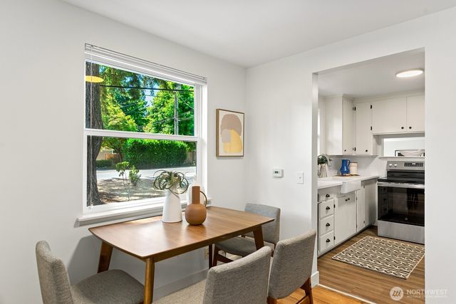 2802 NE 185th Street, Lake Forest Park, WA 98155