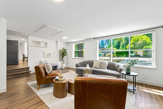 2802 NE 185th Street, Lake Forest Park, WA 98155