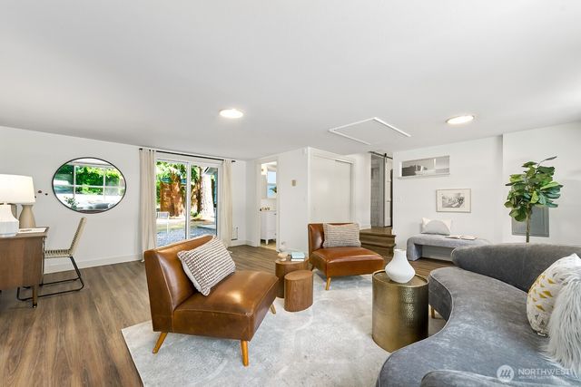 2802 NE 185th Street, Lake Forest Park, WA 98155