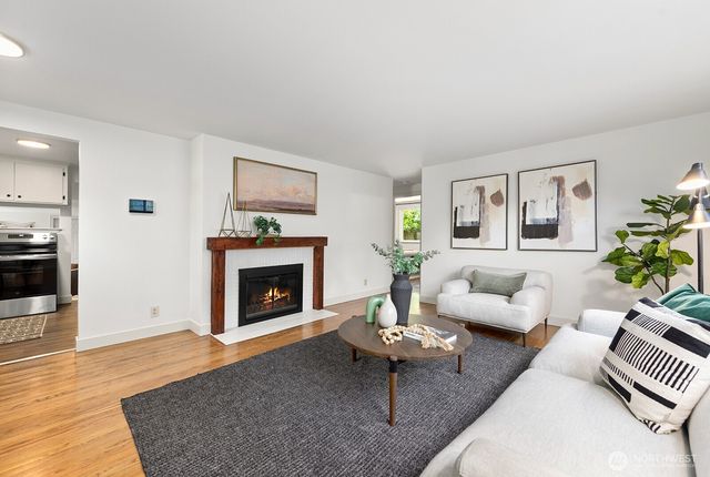 2802 NE 185th Street, Lake Forest Park, WA 98155