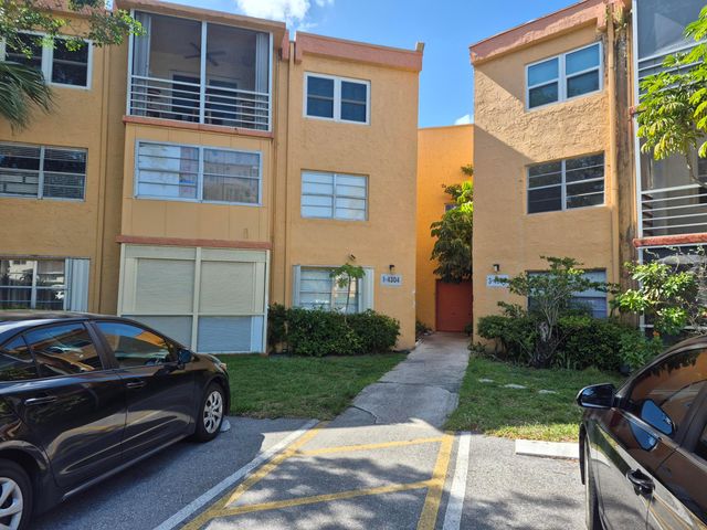 4304 NW 9th Avenue 1-3b, Deerfield Beach, FL 33064