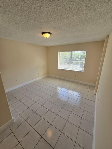 4304 NW 9th Avenue 1-3b, Deerfield Beach, FL 33064