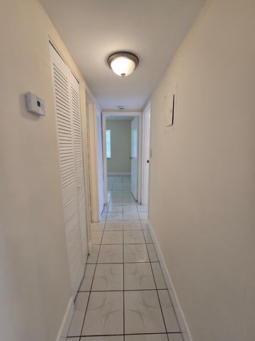 4304 NW 9th Avenue 1-3b, Deerfield Beach, FL 33064