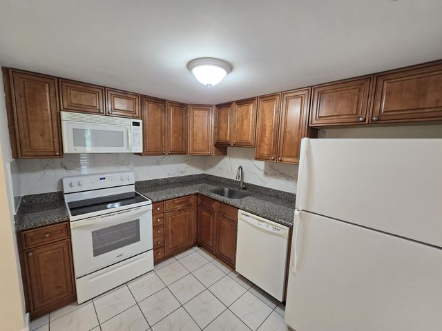 4304 NW 9th Avenue 1-3b, Deerfield Beach, FL 33064