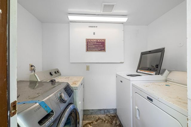 525 11th Street 6, Galveston, TX 77550