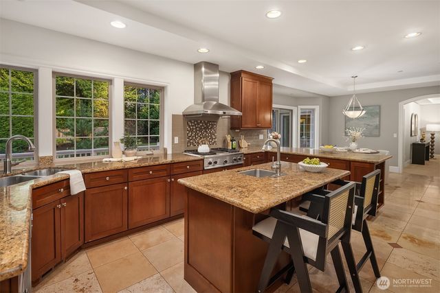 9810 SE 35th Place, Mercer Island, WA 98040