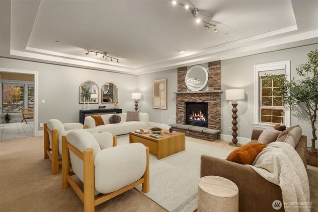 9810 SE 35th Place, Mercer Island, WA 98040