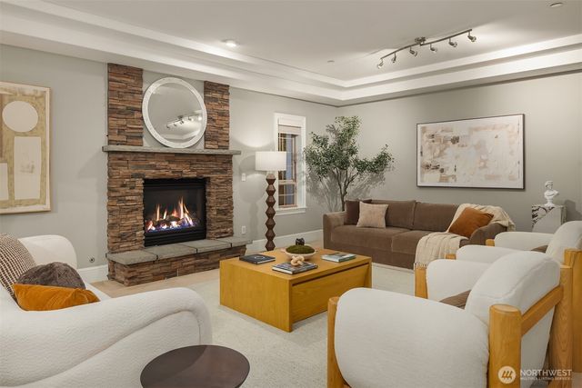 9810 SE 35th Place, Mercer Island, WA 98040