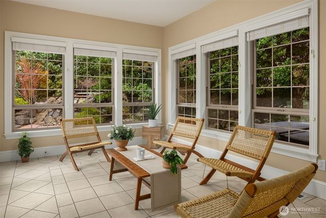 9810 SE 35th Place, Mercer Island, WA 98040