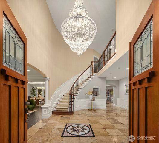 9810 SE 35th Place, Mercer Island, WA 98040