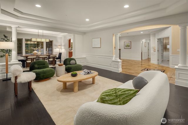 9810 SE 35th Place, Mercer Island, WA 98040