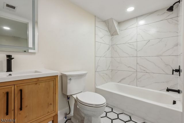 10 Rose St, Edison Twp., NJ 08817