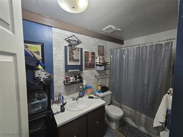 5737 Center Road, Valley City, OH 44280