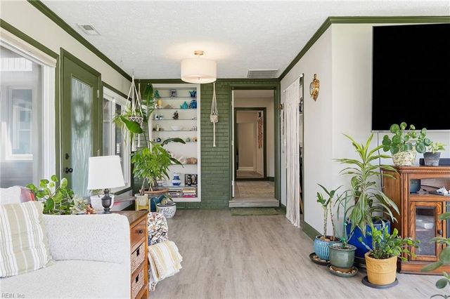 2021 Wolfsnare RD, Virginia Beach, VA 23454