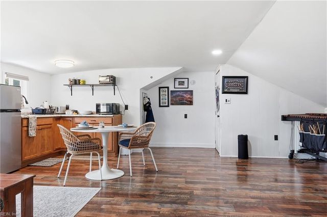 2021 Wolfsnare RD, Virginia Beach, VA 23454
