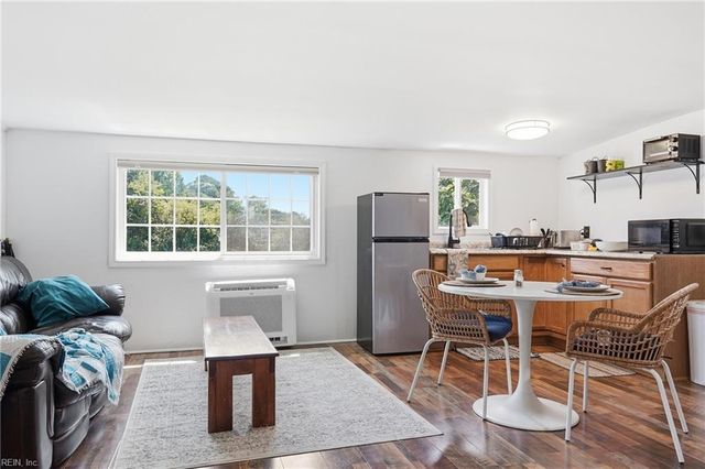 2021 Wolfsnare RD, Virginia Beach, VA 23454