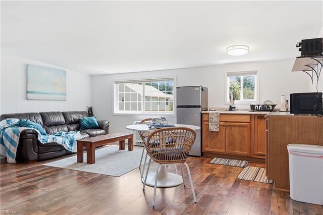 2021 Wolfsnare RD, Virginia Beach, VA 23454