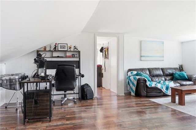 2021 Wolfsnare RD, Virginia Beach, VA 23454