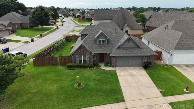 1301 W Elmira Place, Broken Arrow, OK 74012
