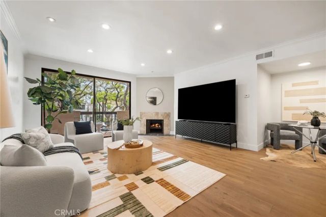 423 N Palm 108, Beverly Hills, CA 90210