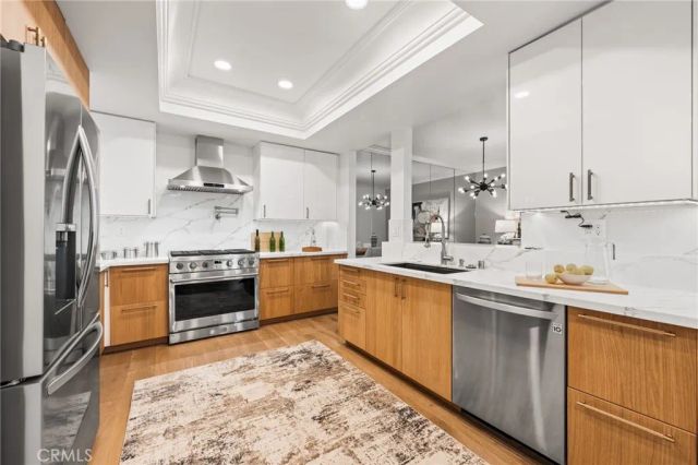 423 N Palm 108, Beverly Hills, CA 90210