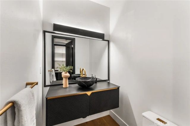 423 N Palm 108, Beverly Hills, CA 90210