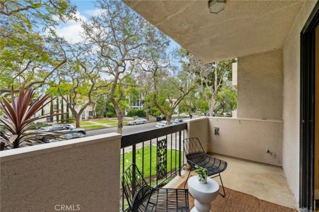 423 N Palm 108, Beverly Hills, CA 90210