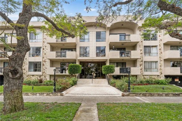 423 N Palm 108, Beverly Hills, CA 90210