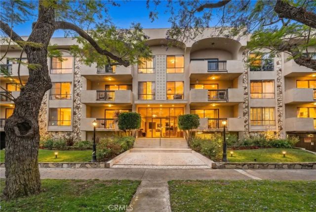 423 N Palm 108, Beverly Hills, CA 90210