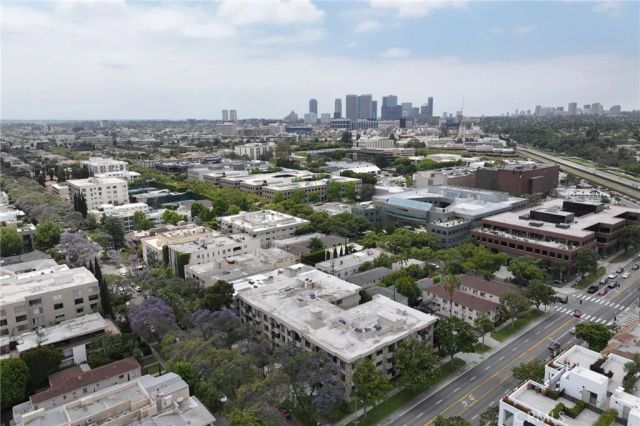 423 N Palm 108, Beverly Hills, CA 90210