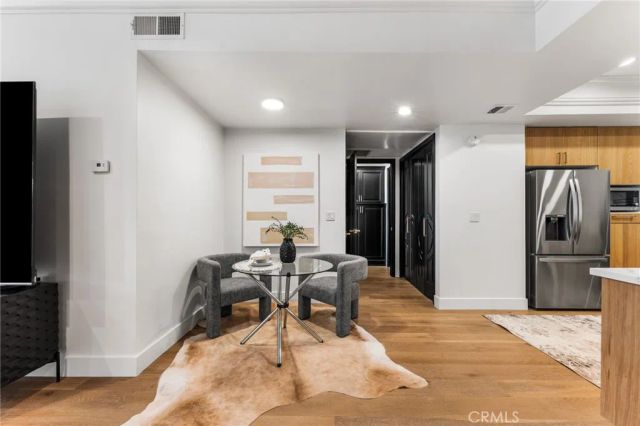 423 N Palm 108, Beverly Hills, CA 90210