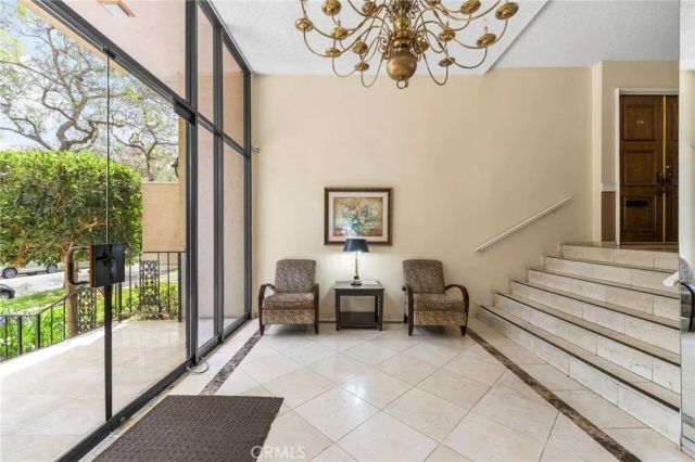 423 N Palm 108, Beverly Hills, CA 90210