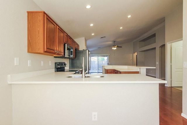 8459 W Ross Avenue, Peoria, AZ 85382