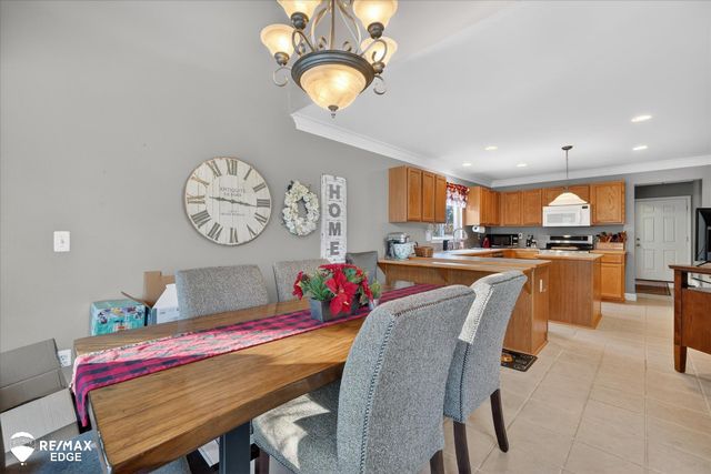 90 Ridge Field Court, Oxford, MI 48371