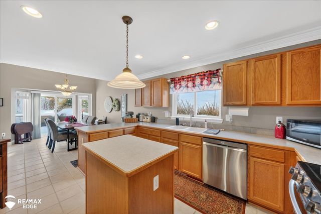 90 Ridge Field Court, Oxford, MI 48371